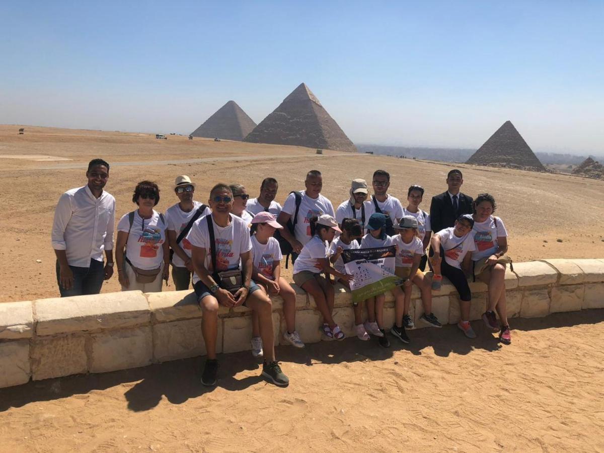 Magical Pyramids Hotel カイロ エクステリア 写真